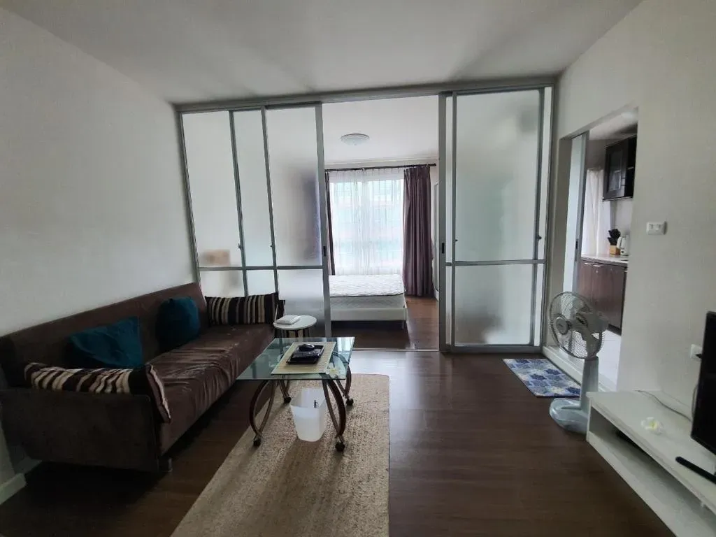 Pool View Apartment
